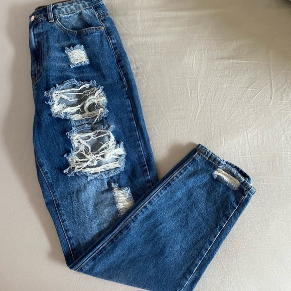 High Rise Mom Jeans - Picture 2 of 4